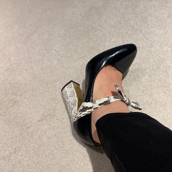 Gucci authentic snake print high heels with a bow - Picture 5 of 8